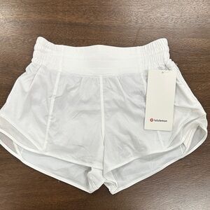 Lululemon Hotty Hot HR Short 2.5” *Lined NWT Size 4